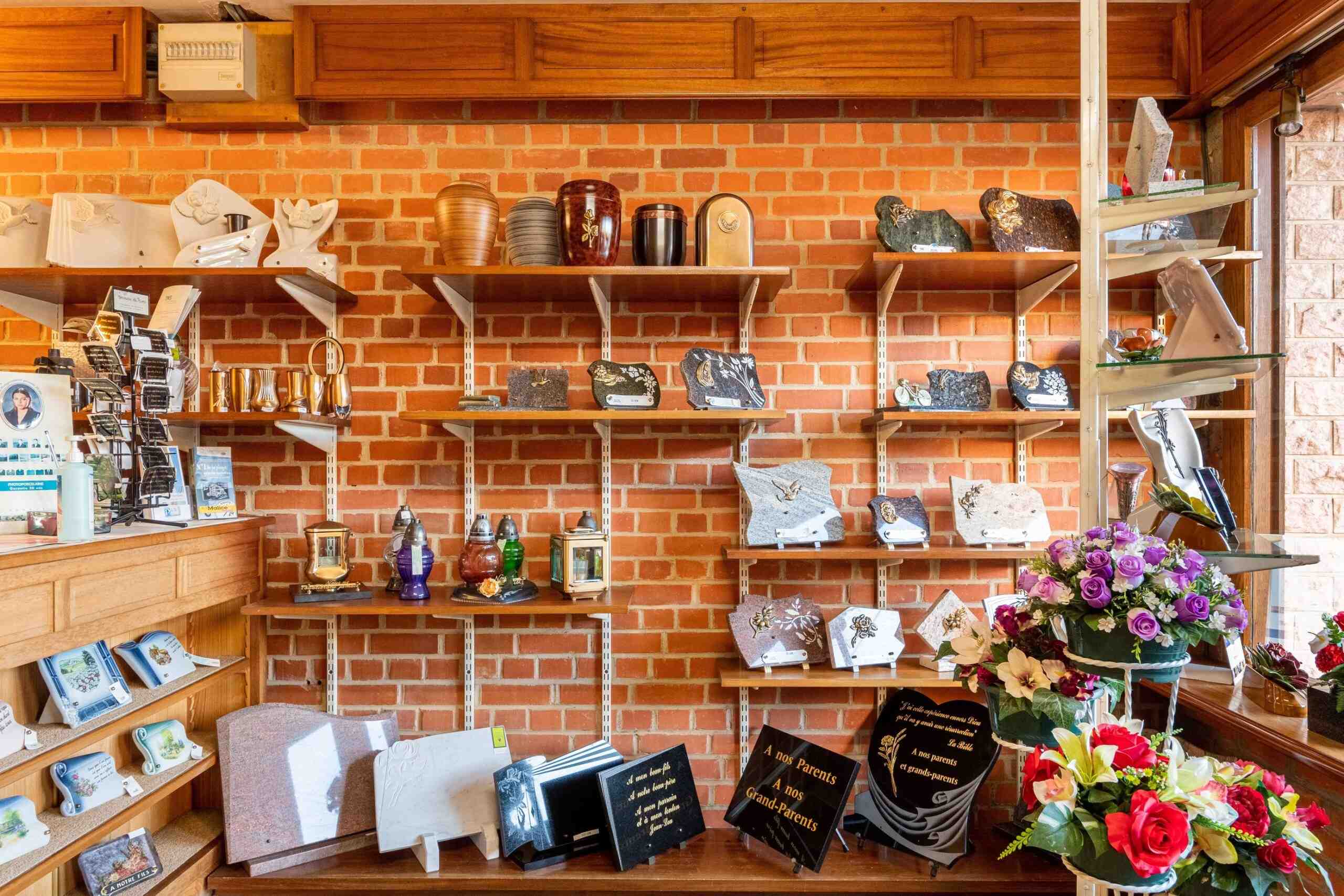 produits au magasin funeraire